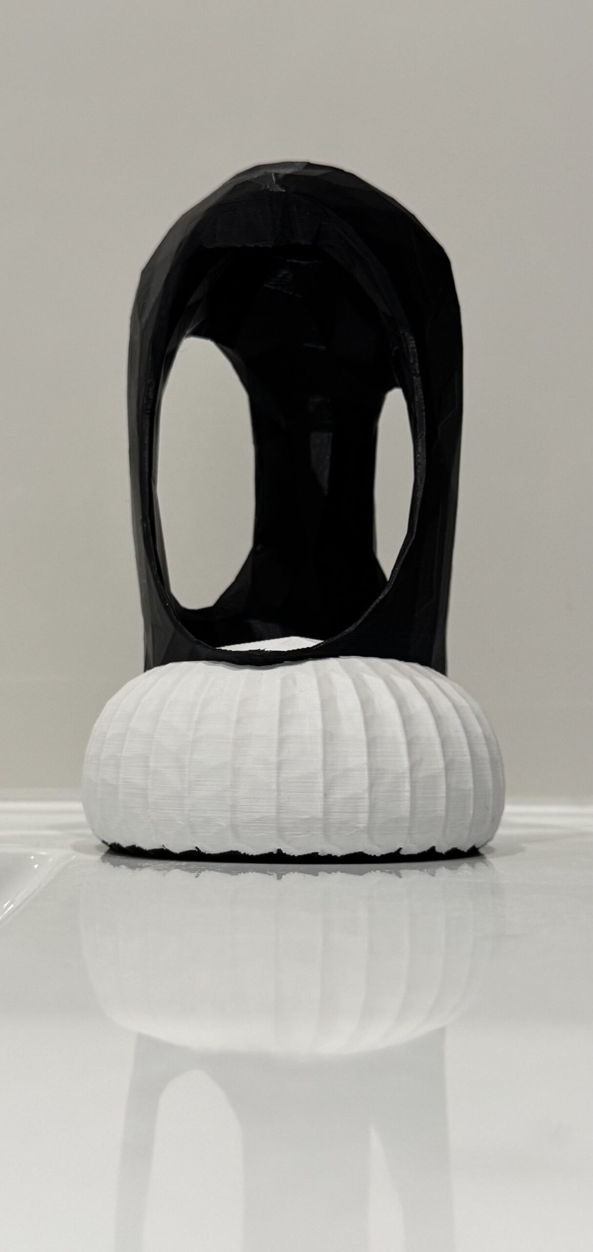 3D Printed Abstract Vase Black & White - Image 4